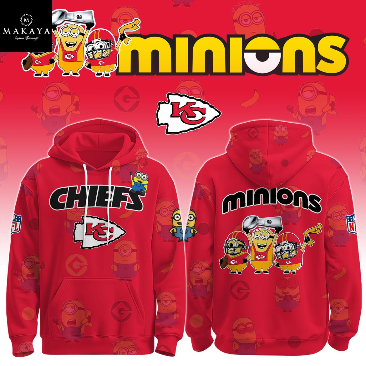 Kansas City Chiefs x Minions Celebrate NFL Holiday Game 2025 Hoodie T-Shirt